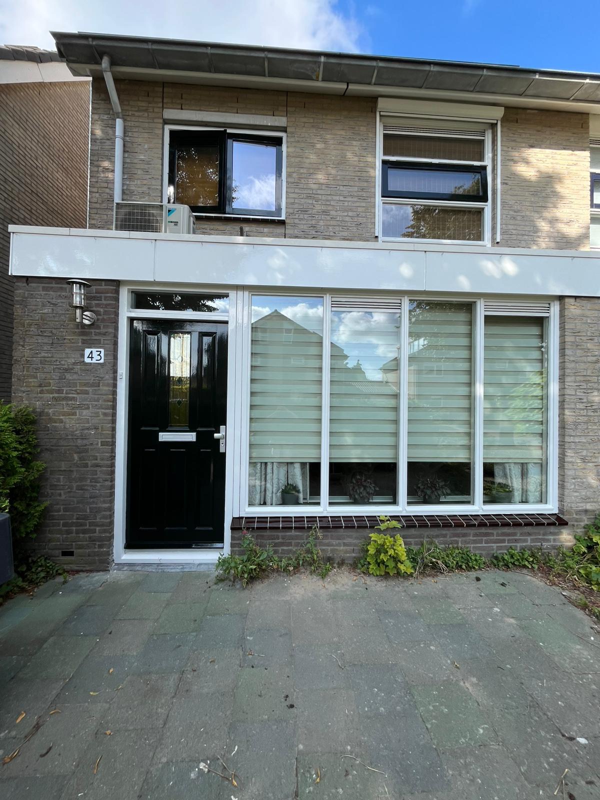 Buitenschilderwerk woning Velserbroek door Schildersbedrijf de Visser